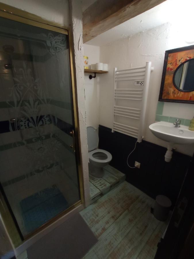 Ecurie Le Buguet Apartment Saint-Antoine-Cumond Екстериор снимка